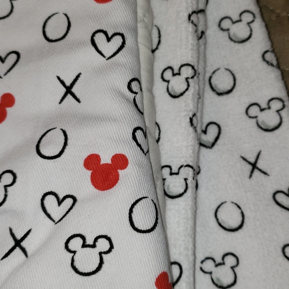 MICKEY MOUSE VALENTINE KITCHEN TOWELS AND MITT - Picture 3 of 5